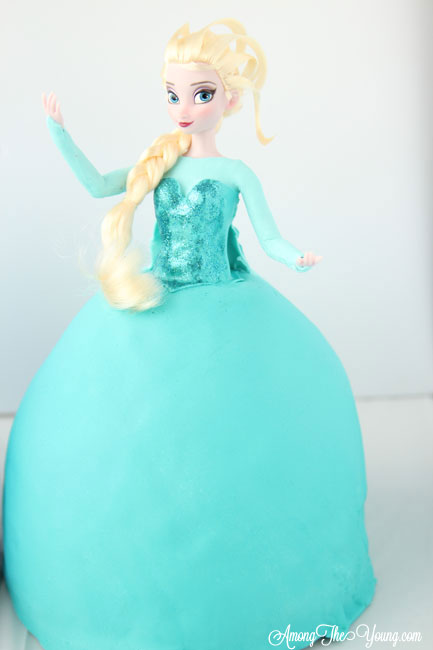 Frozen Party Ideas featured by top US lifestyle blog, Among the Young