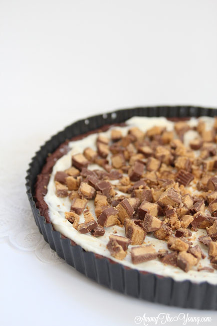 chocolate reese's pizza