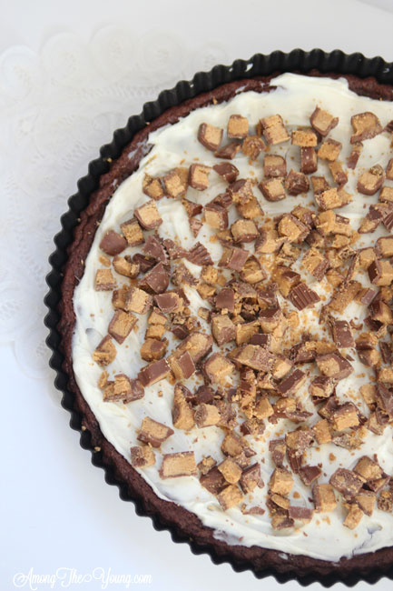 chocolate reese's pizza