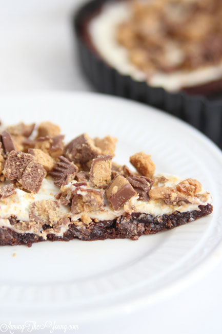 chocolate reese's pizza