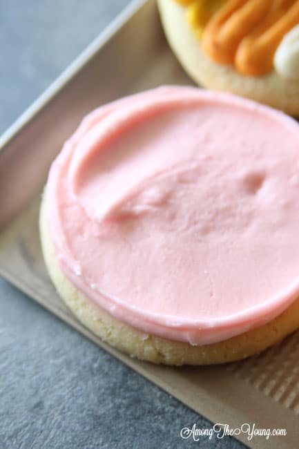 Crumbl's classic pink sugar cookie leaving weekly menu