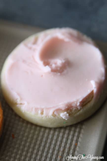 The Best Sugar Cookie in Utah featured by top Utah Foodie blog, Among the Young: image of Swig sugar cookie